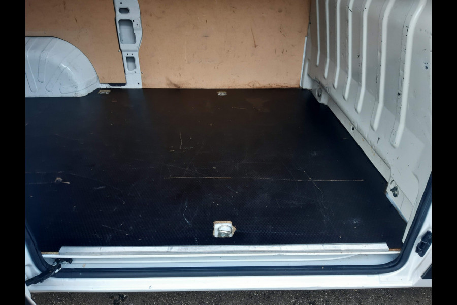 Peugeot Boxer 2.2 BlueHDi 140 Pk L2/H2 Airco Cruise Control Navigatie