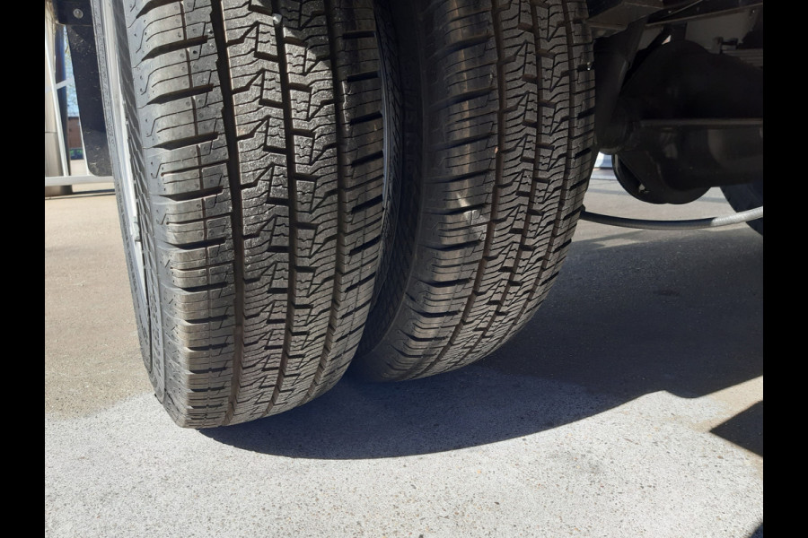Iveco Daily 35C18 3.0d Autm. 3500 Kg Trekhaak Airco Cruisecontrol XXL Laadbak 4.87 Lang