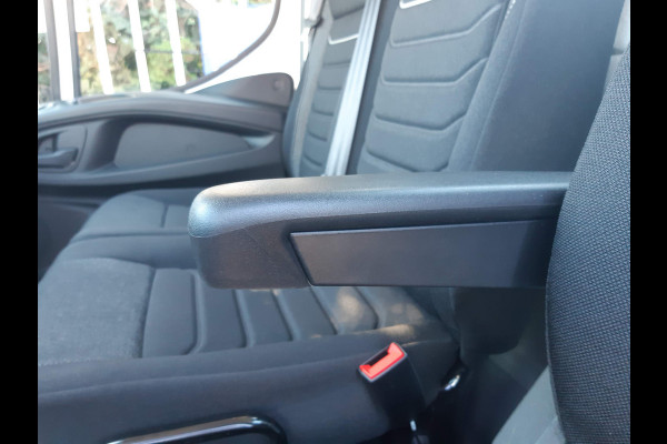 Iveco Daily 35C18 3.0d Autm. 3500 Kg Trekhaak Airco Cruisecontrol XXL Laadbak 4.87 Lang