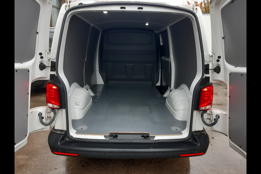 Volkswagen Transporter 2.0 TDI L2 82 Kw Comfortline Navi , Cruisecontrol Achterdeuren Lange uitvoering