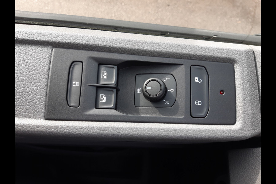 Volkswagen Transporter 2.0 TDI L2 82 Kw Comfortline Navi , Cruisecontrol Achterdeuren Lange uitvoering