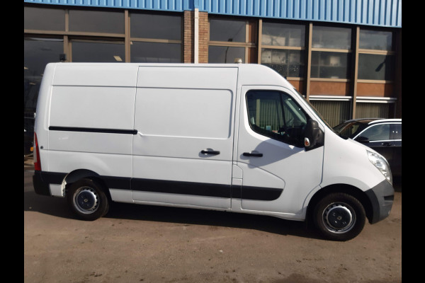 Renault Master 2.3 dCi 145 Pk/107kw L2/H2 Airco Cruisecontrol Achteruitrijcamera , Achteropstap ,Trekhaak