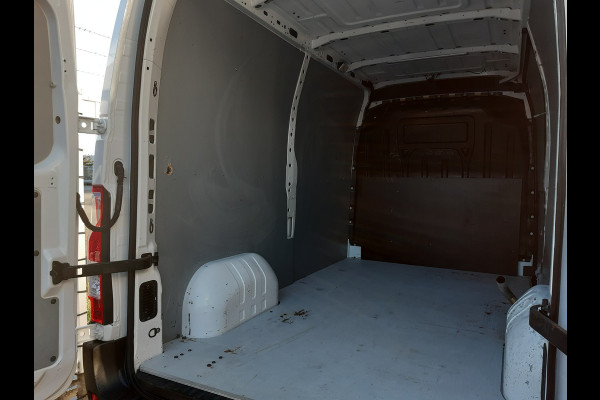 Renault Master 2.3 dCi 145 Pk/107kw L2/H2 Airco Cruisecontrol Achteruitrijcamera , Achteropstap ,Trekhaak