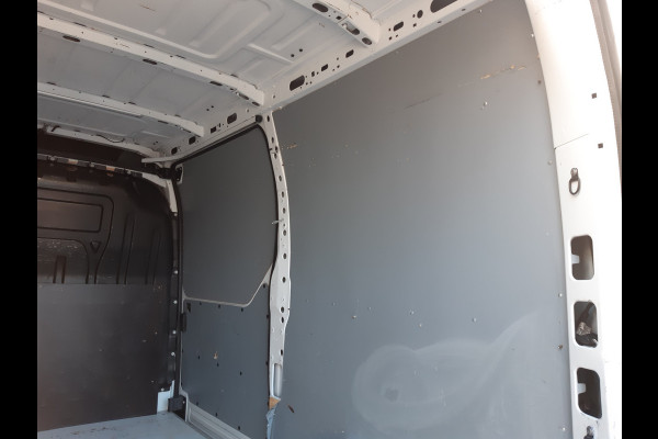 Renault Master 2.3 dCi 145 Pk/107kw L2/H2 Airco Cruisecontrol Achteruitrijcamera , Achteropstap ,Trekhaak
