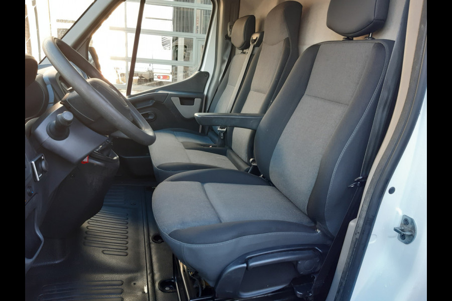 Renault Master 2.3 dCi 145 Pk/107kw L2/H2 Airco Cruisecontrol Achteruitrijcamera , Achteropstap ,Trekhaak