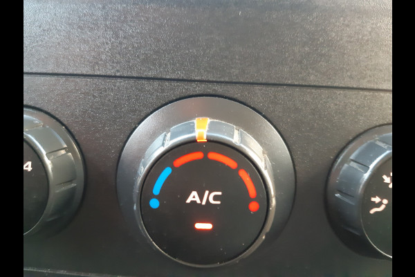 Renault Master 2.3 dCi 145 Pk/107kw L2/H2 Airco Cruisecontrol Achteruitrijcamera , Achteropstap ,Trekhaak