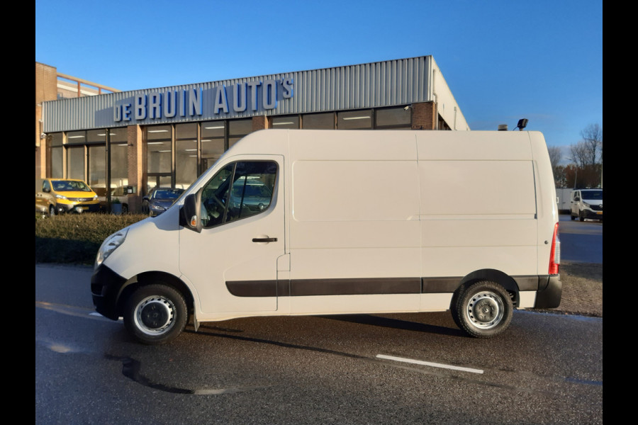 Renault Master 2.3 dCi 145 Pk/107kw L2/H2 Airco Cruisecontrol Achteruitrijcamera , Achteropstap ,Trekhaak