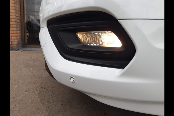 Ford Transit Custom 2.0 TDCI 96Kw/130Pk L2 Lang Airco , Cruise control , Parkeersensors