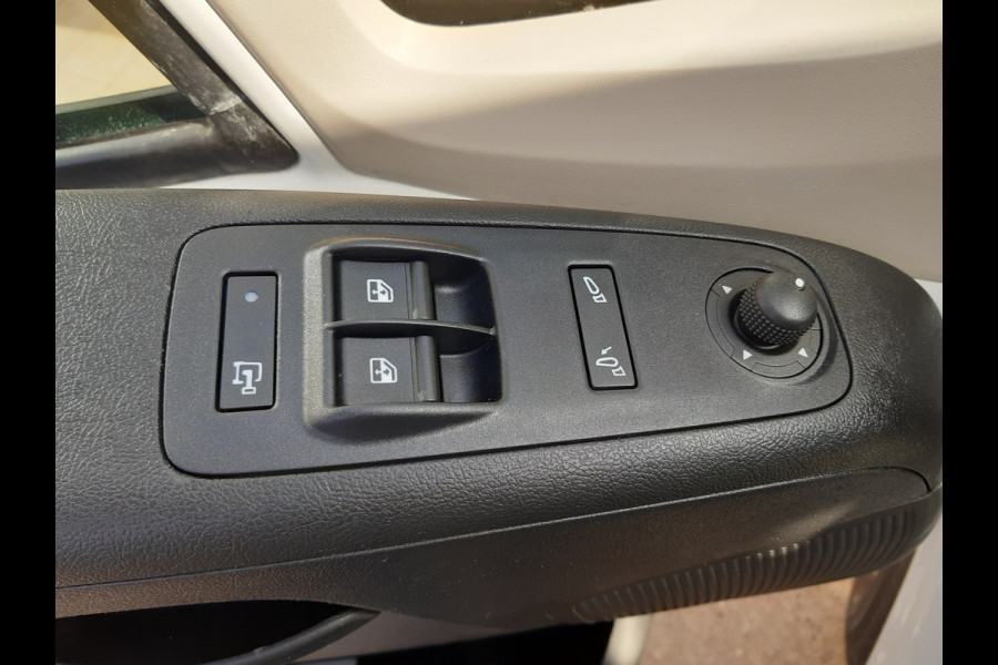 Peugeot Boxer 2.2 BlueHDi 140Pk L1/H1 Premium Airco Navi Cruise control
