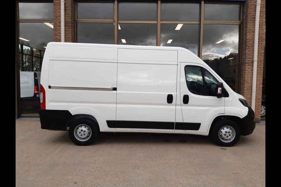 Peugeot Boxer 2.2 BlueHDi 140 Pk L2/H2 Airco Cruise Control Navigatie