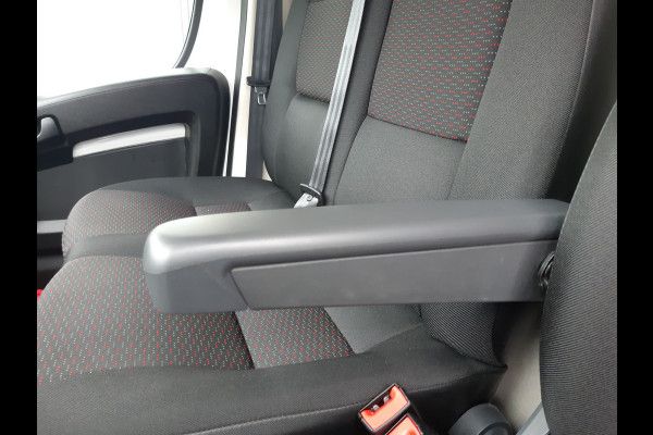 Peugeot Boxer 2.2 BlueHDi 140 Pk L2/H2 Airco Cruise Control Navigatie