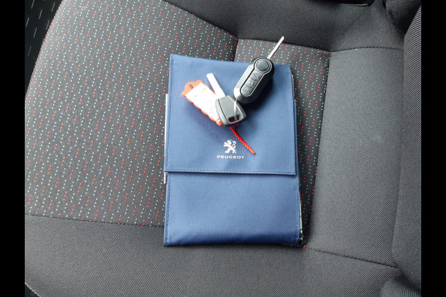Peugeot Boxer 2.2 BlueHDi 140 Pk L2/H2 Airco Cruise Control Navigatie