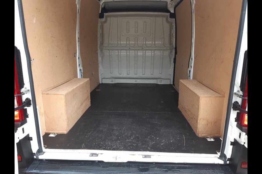 Peugeot Boxer 2.2 BlueHDi 140 Pk L2/H2 Airco Cruise Control Navigatie