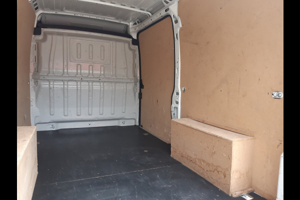 Peugeot Boxer 2.2 BlueHDi 140 Pk L2/H2 Airco Cruise Control Navigatie