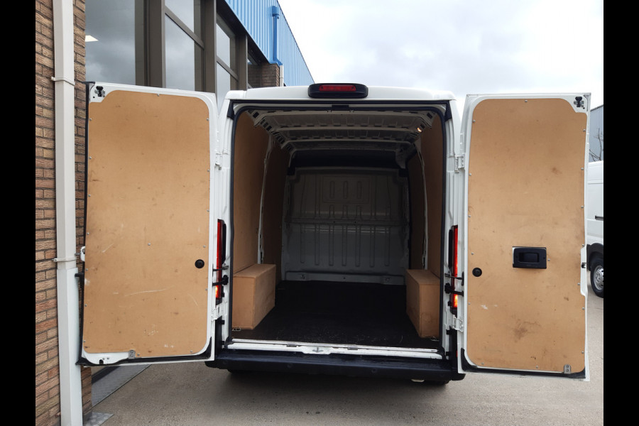 Peugeot Boxer 2.2 BlueHDi 140 Pk L2/H2 Airco Cruise Control Navigatie