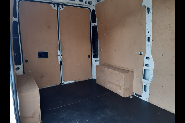 Peugeot Boxer 2.2 BlueHDi 140 Pk L2/H2 Airco Cruise Control Navigatie
