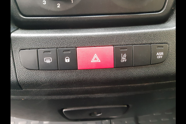 Peugeot Boxer 2.2 BlueHDi 140 Pk - 103 Kw L2/H2 Airco Navi Cruise Control