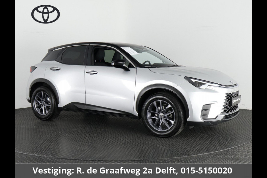 Lexus LBX Business Line Bi-Tone 2WD | Dodehoek detectie | Stuur- & Stoelverwarming | Navigatie | Parkeersensoren