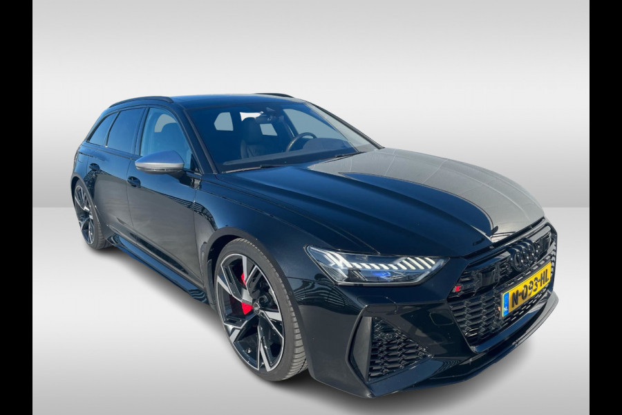 Audi RS6 Avant TFSI quattro / Trekhaak / Panoramadak / Keramisch / 360Camera / Head-up / Softclose / Standverwarming / B&O / Volleder / 22'' /  Apple CarPlay / Achterasbesturing / Luchtvering / Dodehoek / DAB / ACC / St