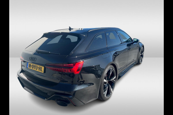 Audi RS6 Avant TFSI quattro / Trekhaak / Panoramadak / Keramisch / 360Camera / Head-up / Softclose / Standverwarming / B&O / Volleder / 22'' /  Apple CarPlay / Achterasbesturing / Luchtvering / Dodehoek / DAB / ACC / St