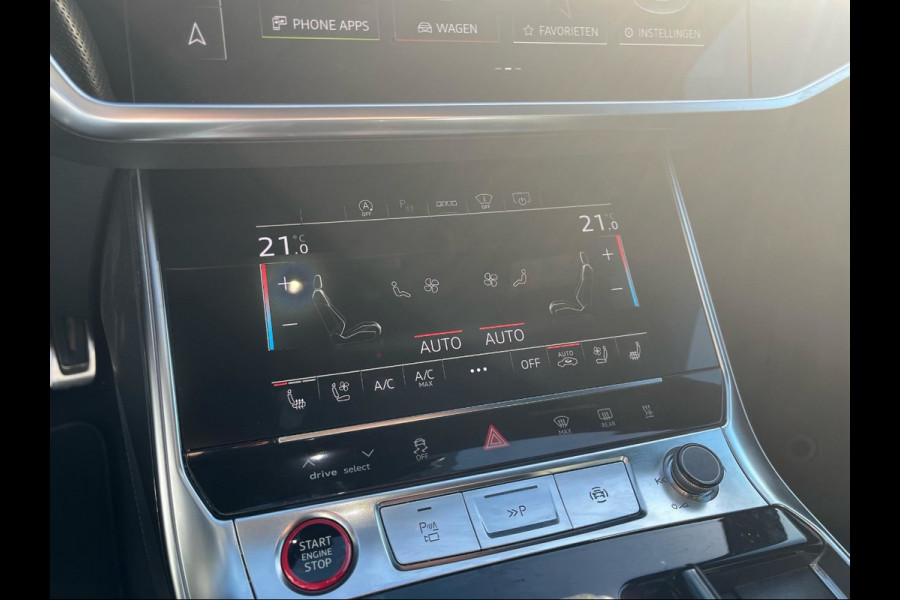 Audi RS6 Avant TFSI quattro / Trekhaak / Panoramadak / Keramisch / 360Camera / Head-up / Softclose / Standverwarming / B&O / Volleder / 22'' /  Apple CarPlay / Achterasbesturing / Luchtvering / Dodehoek / DAB / ACC / St