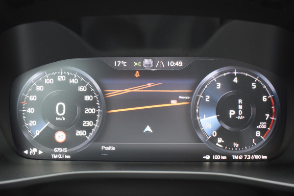 Volvo XC40 T2 129PK Automaat Business Pro / Navigatie / Parkeersensoren + Camera / Adaptieve Cruise Control / Stuur-Stoelverwarming / Elektrische Achterklep / LM Velgen