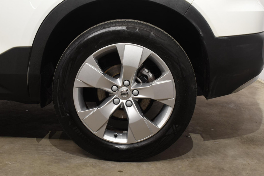 Volvo XC40 T2 129PK Automaat Business Pro / Navigatie / Parkeersensoren + Camera / Adaptieve Cruise Control / Stuur-Stoelverwarming / Elektrische Achterklep / LM Velgen