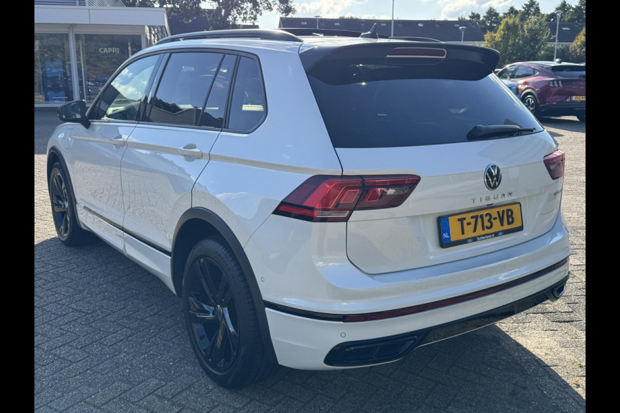 Volkswagen Tiguan 1.4 TSI eHybrid R-Line Business+ 245pk PHEV | Trekhaak | Panorama dak | Adaptieve Cruise | Achteruitrijcamera | Stoelverwarming | Virtuele cockpit | 1.800kg Trekgewicht !