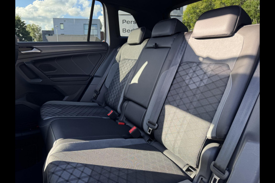 Volkswagen Tiguan 1.4 TSI eHybrid R-Line Business+ 245pk PHEV | Trekhaak | Panorama dak | Adaptieve Cruise | Achteruitrijcamera | Stoelverwarming | Virtuele cockpit | 1.800kg Trekgewicht !