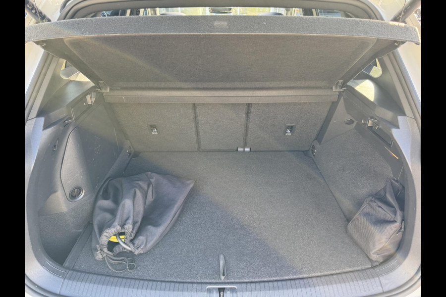 Volkswagen Tiguan 1.4 TSI eHybrid R-Line Business+ 245pk PHEV | Trekhaak | Panorama dak | Adaptieve Cruise | Achteruitrijcamera | Stoelverwarming | Virtuele cockpit | 1.800kg Trekgewicht !