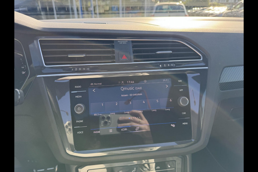 Volkswagen Tiguan 1.4 TSI eHybrid R-Line Business+ 245pk PHEV | Trekhaak | Panorama dak | Adaptieve Cruise | Achteruitrijcamera | Stoelverwarming | Virtuele cockpit | 1.800kg Trekgewicht !