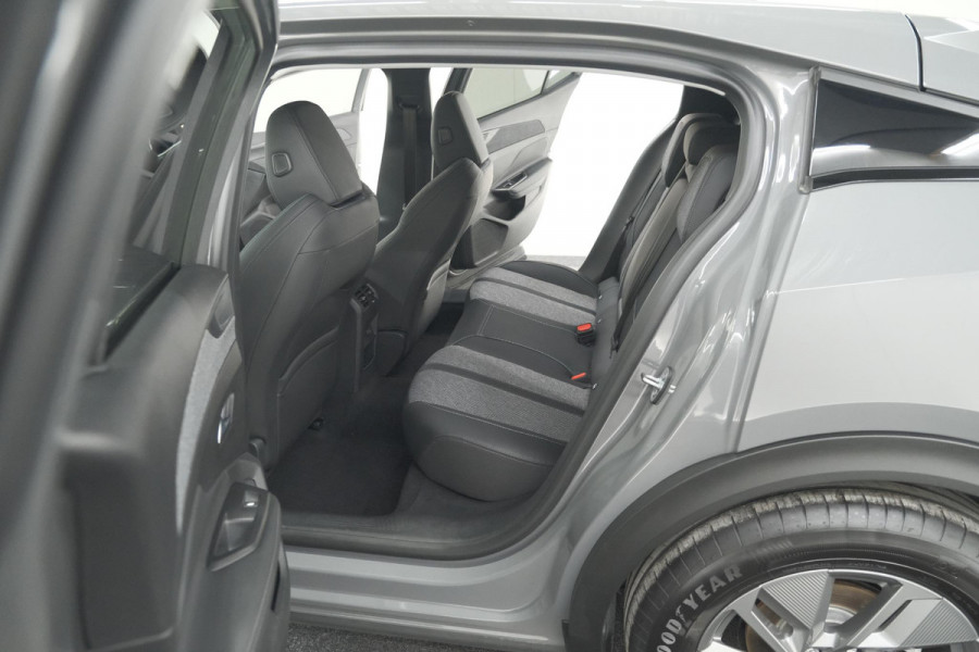 Peugeot 408 1.2 Hybrid 136 e-DSC6 Allure | 360 Camera | Navigatie | Parkeersensoren | Apple Carplay