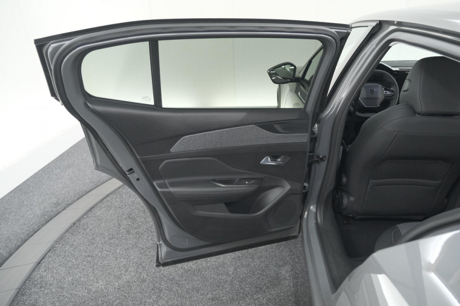 Peugeot 408 1.2 Hybrid 136 e-DSC6 Allure | 360 Camera | Navigatie | Parkeersensoren | Apple Carplay