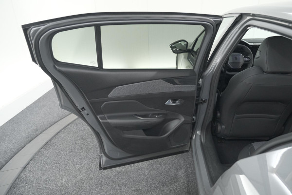 Peugeot 408 1.2 Hybrid 136 e-DSC6 Allure | 360 Camera | Navigatie | Parkeersensoren | Apple Carplay