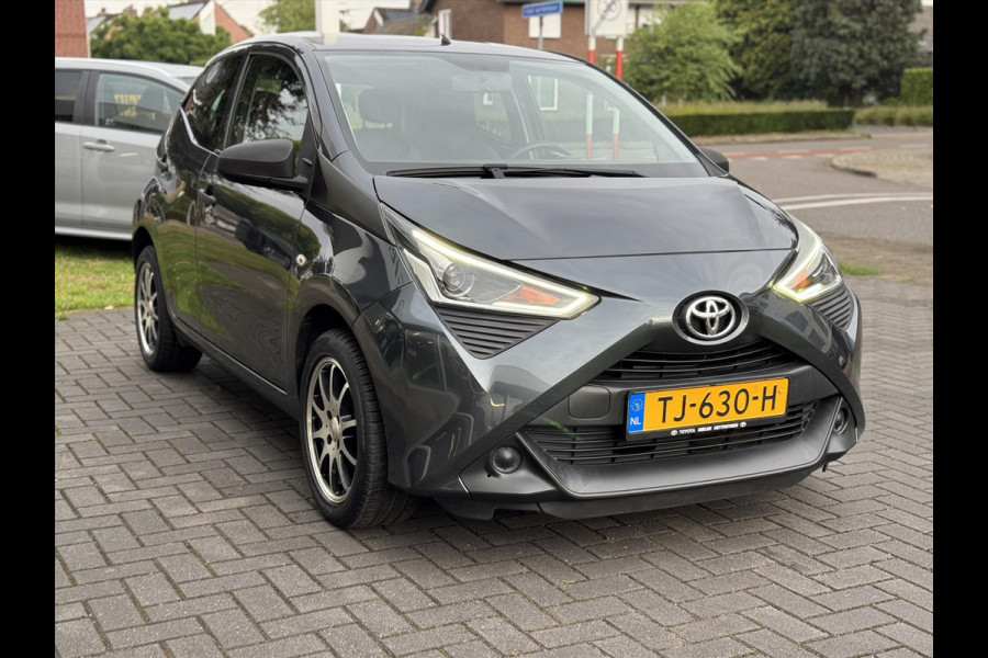 Toyota Aygo 1.0 VVT-i 72pk x-fun | Airco, Bluetooth, LM velgen, Elektrische ramen, Snelheidsbegrenzer
