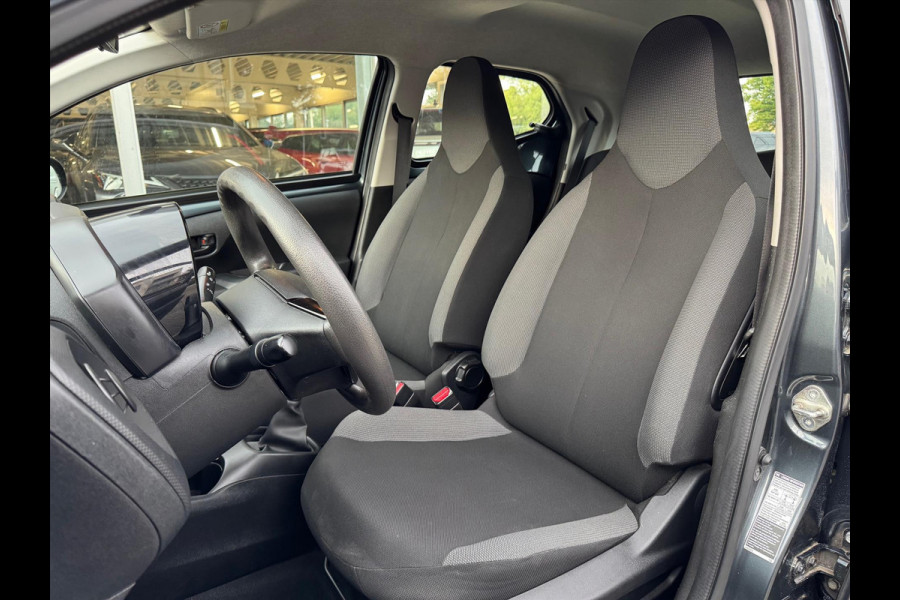 Toyota Aygo 1.0 VVT-i 72pk x-fun | Airco, Bluetooth, LM velgen, Elektrische ramen, Snelheidsbegrenzer
