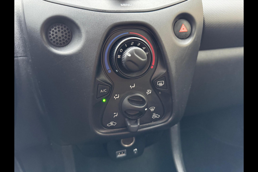 Toyota Aygo 1.0 VVT-i 72pk x-fun | Airco, Bluetooth, LM velgen, Elektrische ramen, Snelheidsbegrenzer