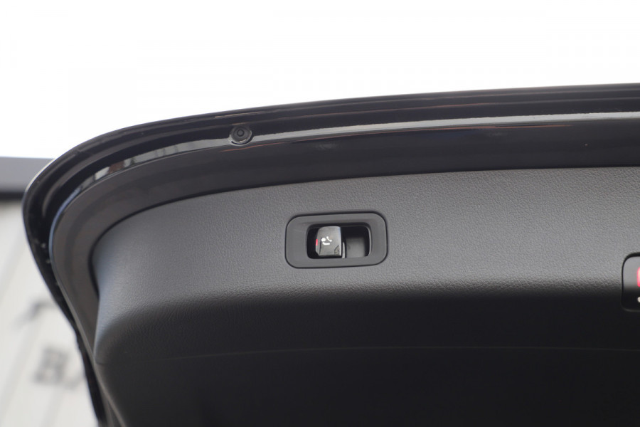 Mercedes-Benz GLC 400e AMG 4-Matic | 381PK | Luchtvering | Achterasbesturing | Head-up | Keyles-go | Pano | Sfeerverlichting | Burmester | Memory Mercedes-Benz GLC 400e AMG 4-Matic | 381PK | Luchtvering | Achterasbesturing | Head-up | Keyles-go | Pano | Sfeerverlichting | Burmester | Memory