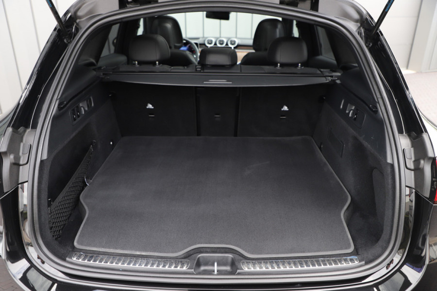 Mercedes-Benz GLC 400e AMG 4-Matic | 381PK | Luchtvering | Achterasbesturing | Head-up | Keyles-go | Pano | Sfeerverlichting | Burmester | Memory Mercedes-Benz GLC 400e AMG 4-Matic | 381PK | Luchtvering | Achterasbesturing | Head-up | Keyles-go | Pano | Sfeerverlichting | Burmester | Memory