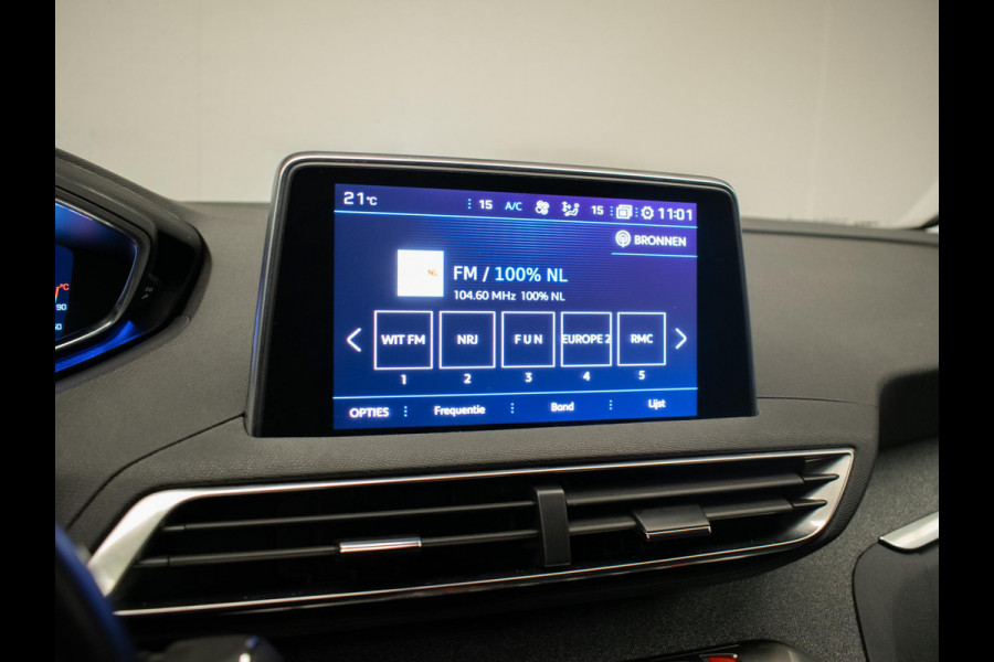 Peugeot 5008 1.2 PureTech Allure Sport 7p. (APPLE CARPLAY,NAVI,CAMERA,CRUISE,LED,CLIMATE,SFEERVERLICHTING,DAB,GETINT,SPORTSTOELEN)