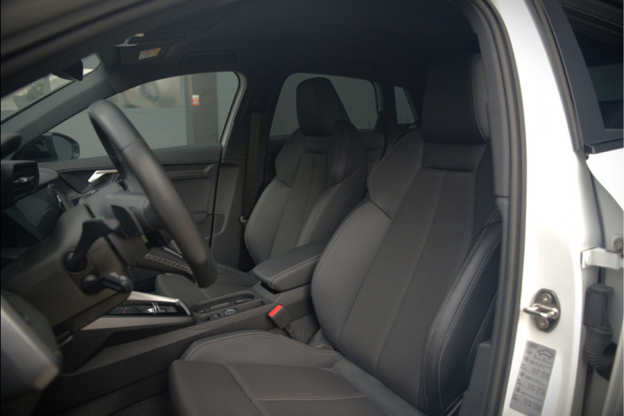Audi A3 Sportback 45 TFSI e S edition Competition | S-Line | RS Seats | Stoelverwarming | Camera | Navigatie | Cruise Control | LED | Keyless | Virtual Cockpit | Apple Carplay | Parkeersensoren | Audi A3 Sportback 45 TFSI e S edition Competition | S-Line | RS Seats | Stoelverwarming | Camera | Navigatie | Cruise Control | LED | Keyless | Virtual Cockpit | Apple Carplay | Parkeersensoren |