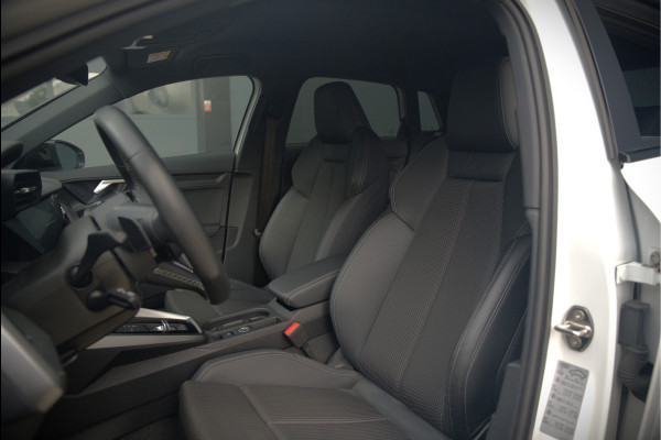 Audi A3 Sportback 45 TFSI e S edition Competition | S-Line | RS Seats | Stoelverwarming | Camera | Navigatie | Cruise Control | LED | Keyless | Virtual Cockpit | Apple Carplay | Parkeersensoren | Audi A3 Sportback 45 TFSI e S edition Competition | S-Line | RS Seats | Stoelverwarming | Camera | Navigatie | Cruise Control | LED | Keyless | Virtual Cockpit | Apple Carplay | Parkeersensoren |