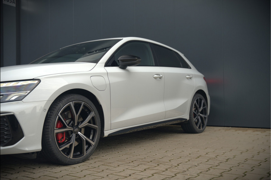 Audi A3 Sportback 45 TFSI e S edition Competition | S-Line | RS Seats | Stoelverwarming | Camera | Navigatie | Cruise Control | LED | Keyless | Virtual Cockpit | Apple Carplay | Parkeersensoren | Audi A3 Sportback 45 TFSI e S edition Competition | S-Line | RS Seats | Stoelverwarming | Camera | Navigatie | Cruise Control | LED | Keyless | Virtual Cockpit | Apple Carplay | Parkeersensoren |