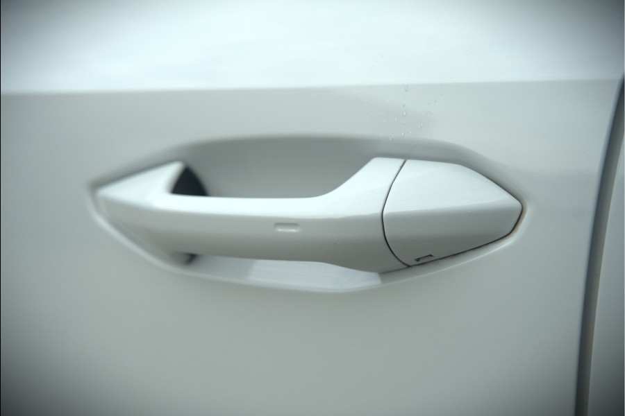 Audi A3 Sportback 45 TFSI e S edition Competition | S-Line | RS Seats | Stoelverwarming | Camera | Navigatie | Cruise Control | LED | Keyless | Virtual Cockpit | Apple Carplay | Parkeersensoren | Audi A3 Sportback 45 TFSI e S edition Competition | S-Line | RS Seats | Stoelverwarming | Camera | Navigatie | Cruise Control | LED | Keyless | Virtual Cockpit | Apple Carplay | Parkeersensoren |