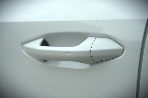 Audi A3 Sportback 45 TFSI e S edition Competition | S-Line | RS Seats | Stoelverwarming | Camera | Navigatie | Cruise Control | LED | Keyless | Virtual Cockpit | Apple Carplay | Parkeersensoren | Audi A3 Sportback 45 TFSI e S edition Competition | S-Line | RS Seats | Stoelverwarming | Camera | Navigatie | Cruise Control | LED | Keyless | Virtual Cockpit | Apple Carplay | Parkeersensoren |