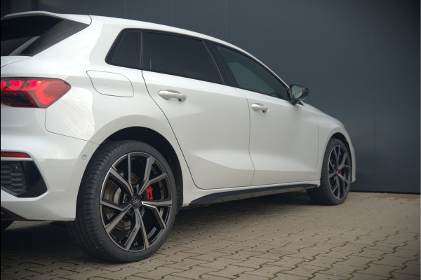 Audi A3 Sportback 45 TFSI e S edition Competition | S-Line | RS Seats | Stoelverwarming | Camera | Navigatie | Cruise Control | LED | Keyless | Virtual Cockpit | Apple Carplay | Parkeersensoren | Audi A3 Sportback 45 TFSI e S edition Competition | S-Line | RS Seats | Stoelverwarming | Camera | Navigatie | Cruise Control | LED | Keyless | Virtual Cockpit | Apple Carplay | Parkeersensoren |