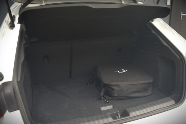 Audi A3 Sportback 45 TFSI e S edition Competition | S-Line | RS Seats | Stoelverwarming | Camera | Navigatie | Cruise Control | LED | Keyless | Virtual Cockpit | Apple Carplay | Parkeersensoren | Audi A3 Sportback 45 TFSI e S edition Competition | S-Line | RS Seats | Stoelverwarming | Camera | Navigatie | Cruise Control | LED | Keyless | Virtual Cockpit | Apple Carplay | Parkeersensoren |