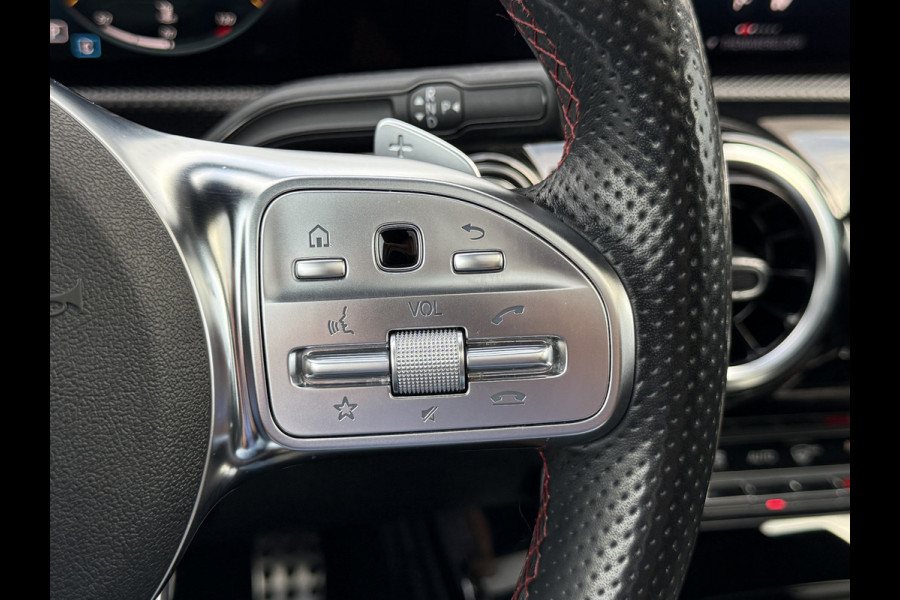 Mercedes-Benz A-Klasse 200 Business Solution AMG | Pano | MBUX | Camera | Navi | LED | 19 inch