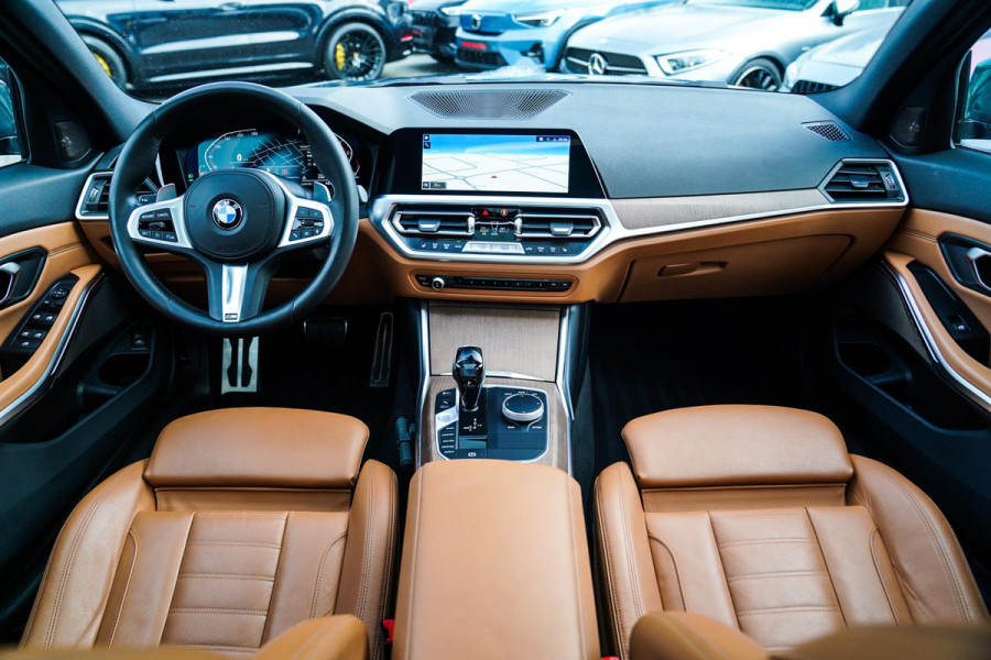 BMW 3 Serie Touring 330i High Executive Edition | M-pakket | Panorama | Harman/Kardon | Dravitgrau | Camera | Luxe Leder | BMW LED