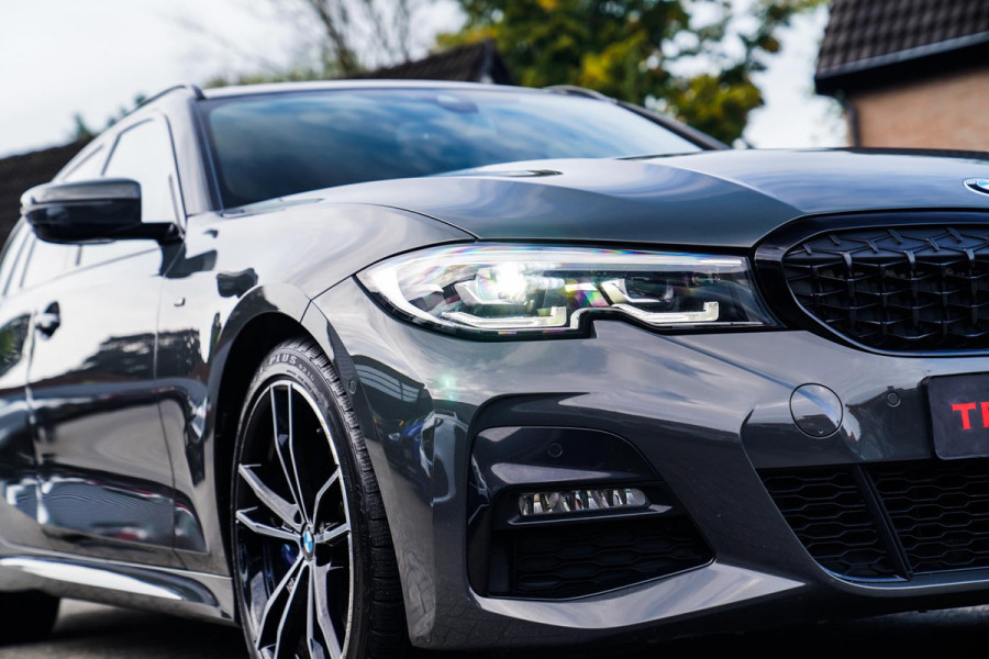 BMW 3 Serie Touring 330i High Executive Edition | M-pakket | Panorama | Harman/Kardon | Dravitgrau | Camera | Luxe Leder | BMW LED